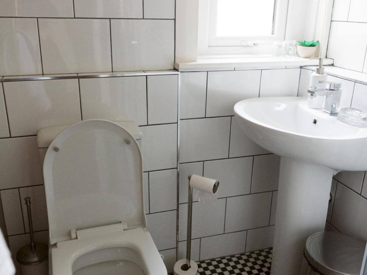 Pass The Keys Cozy Two Bed Flat Near Glasgow Airport & פאיסליי מראה חיצוני תמונה