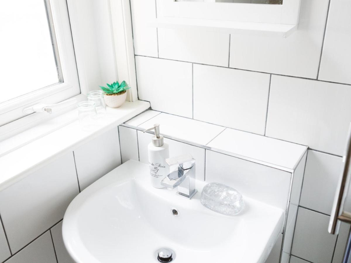 Pass The Keys Cozy Two Bed Flat Near Glasgow Airport & פאיסליי מראה חיצוני תמונה